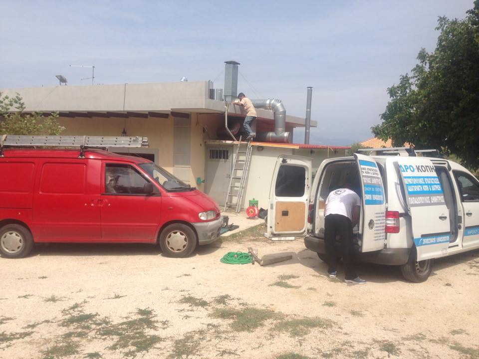 Αδιατάρακτη κοπή τοιχίου και άνοιγμα οπής για πέρασμα αεραγωγών